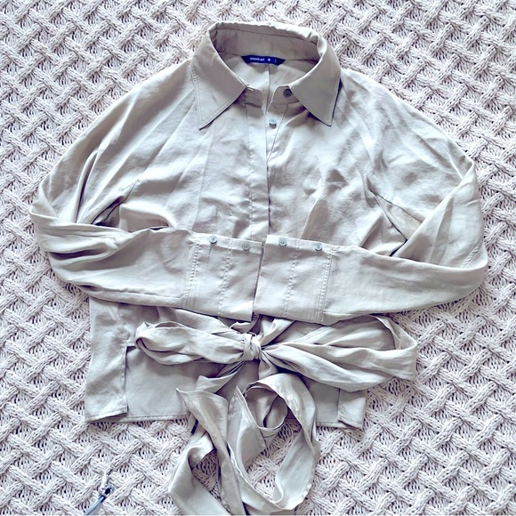 Broadcast Shirt with Long Waist Wrap - Picture 1 of 3